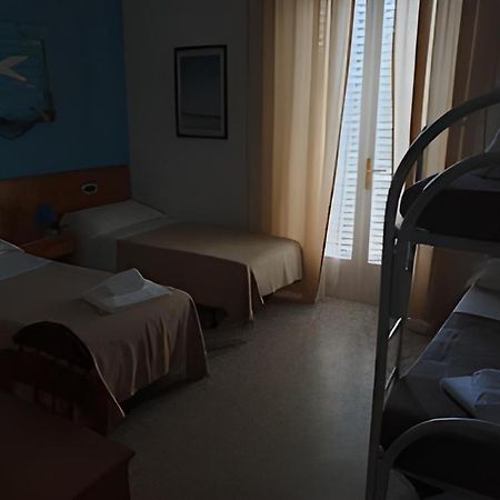 Hotel Delmare Lido di Camaiore Buitenkant foto